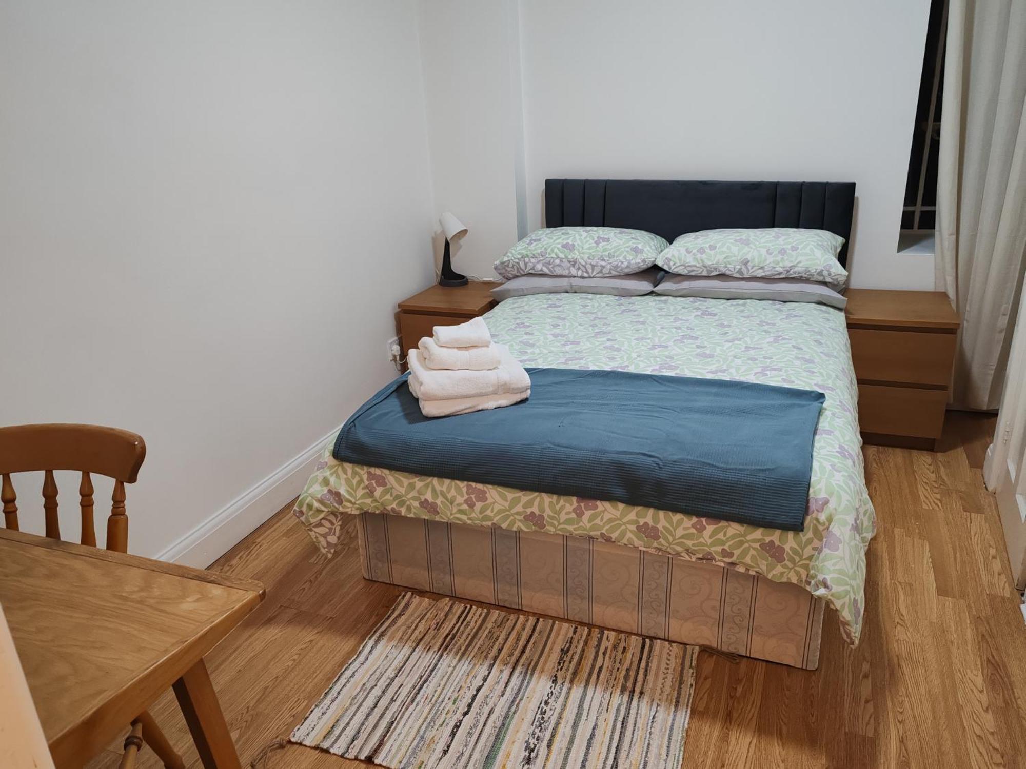 Two Bedroom In Queensway, W2, Apartment *