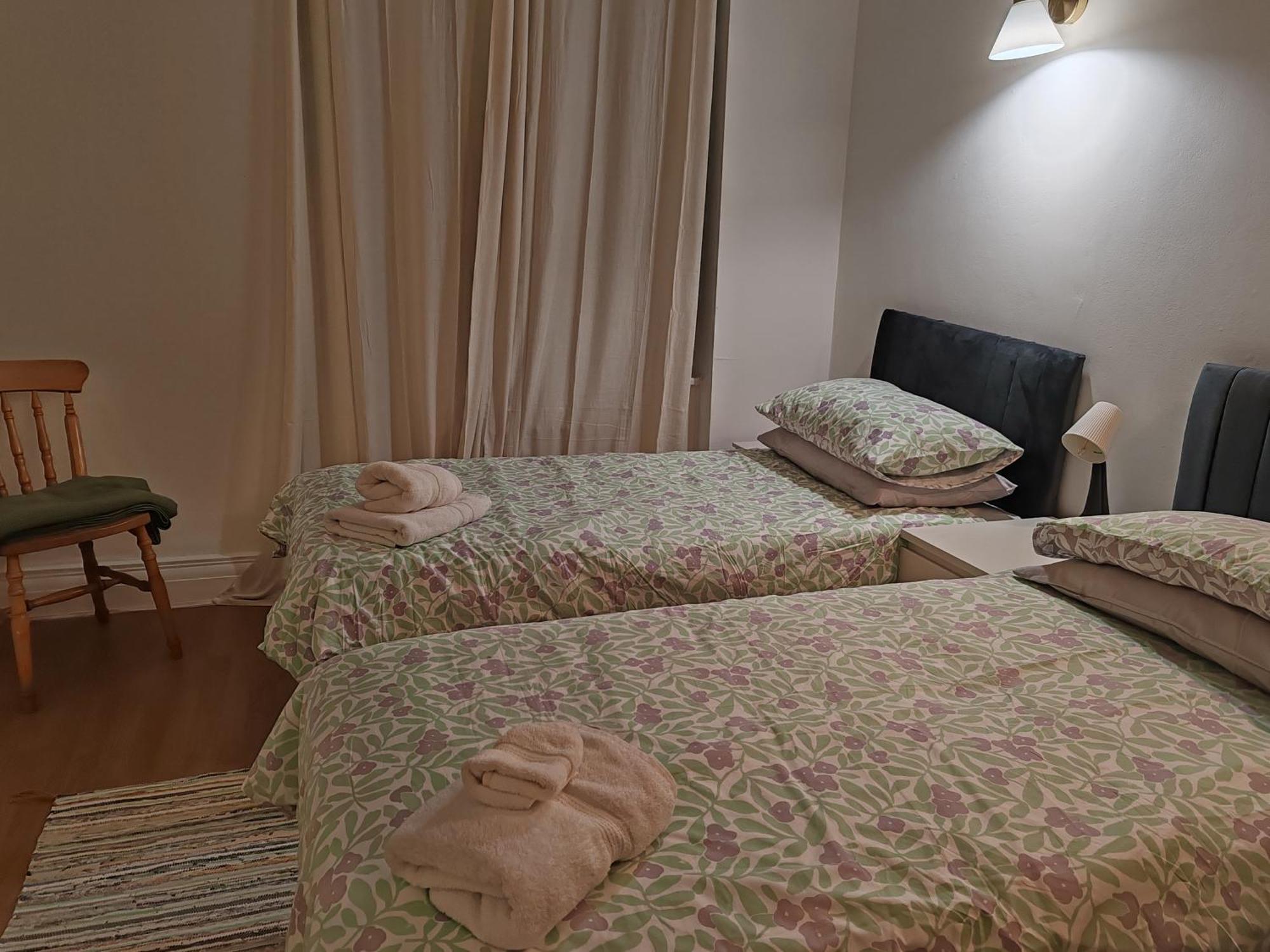 Apartment Two Bedroom In Queensway, W2, London