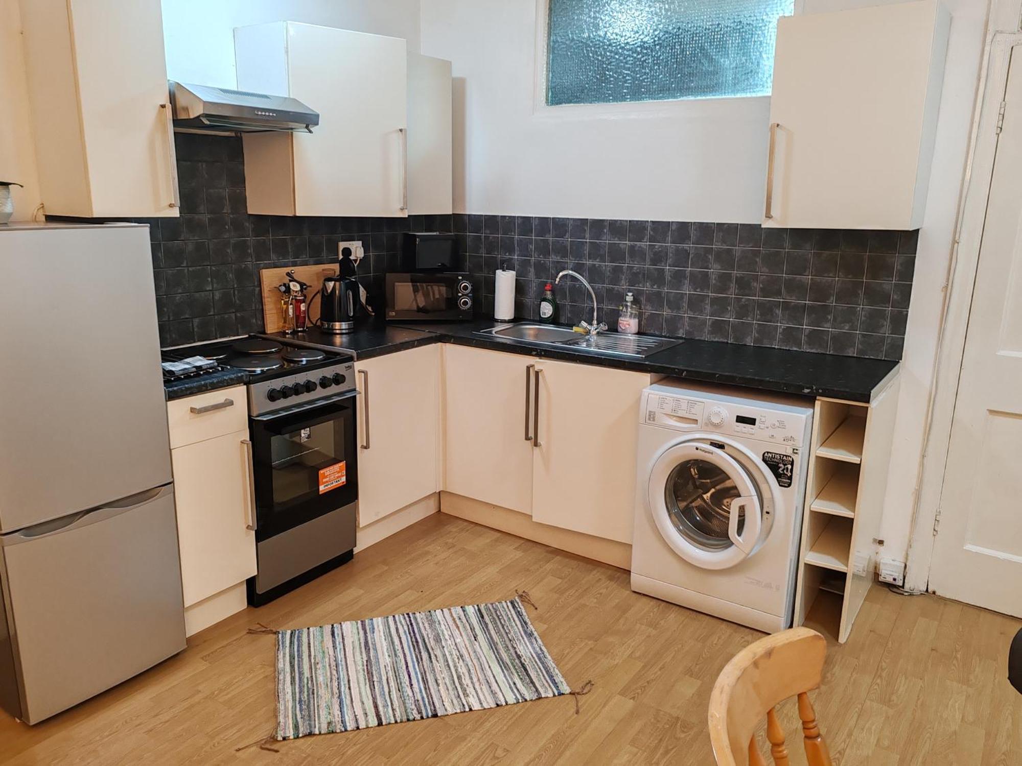 Two Bedroom In Queensway, W2, London