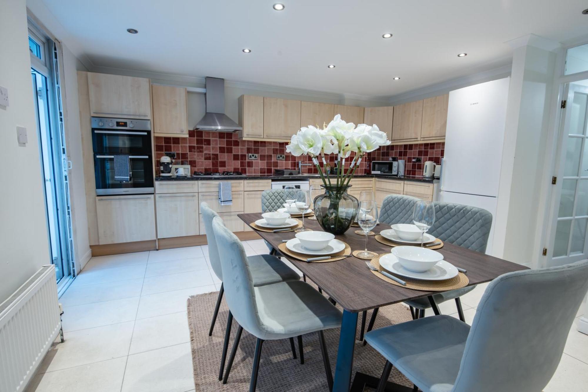 House 10 Mins Walk To Regents Park