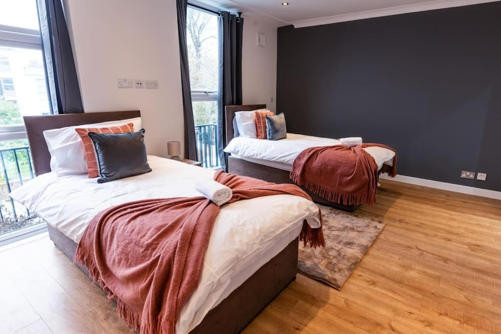 House 10 Mins Walk To Regents Park *