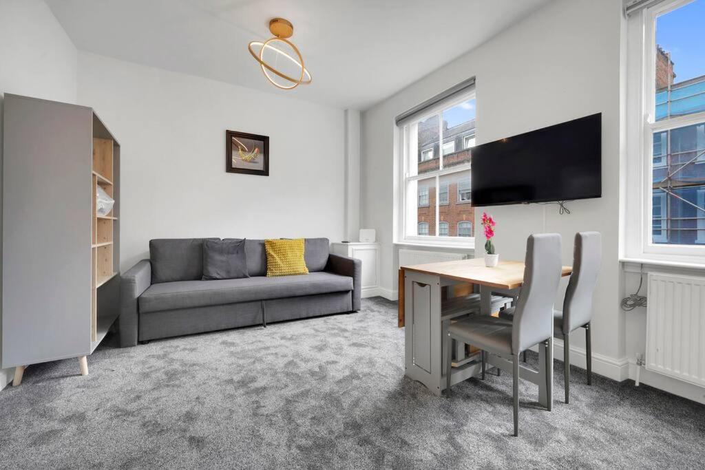 Modern & Cozy In Prime Soho Location Appartement Londen