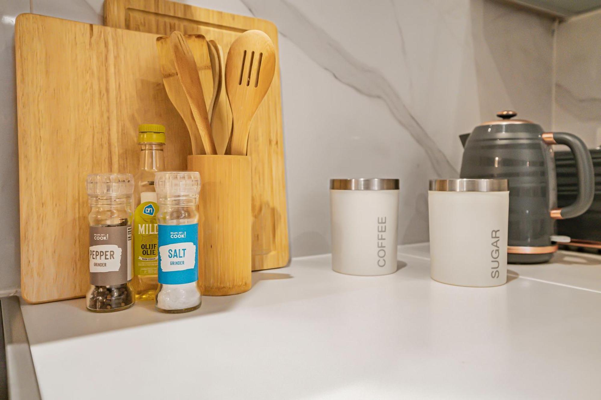 Stylish Modern By Livestay Short Lets & Serviced Nw6 Apartment *