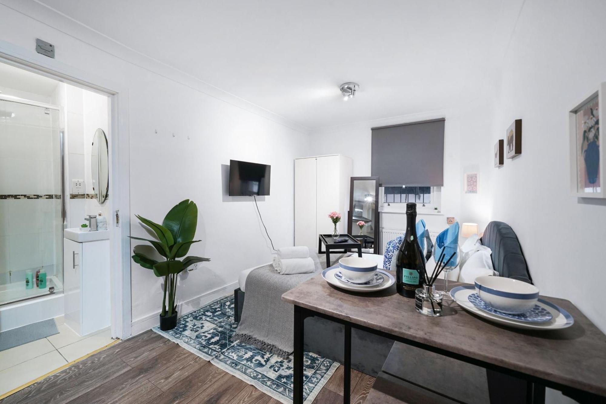 Affordable One Bedroom & In Lejlighed