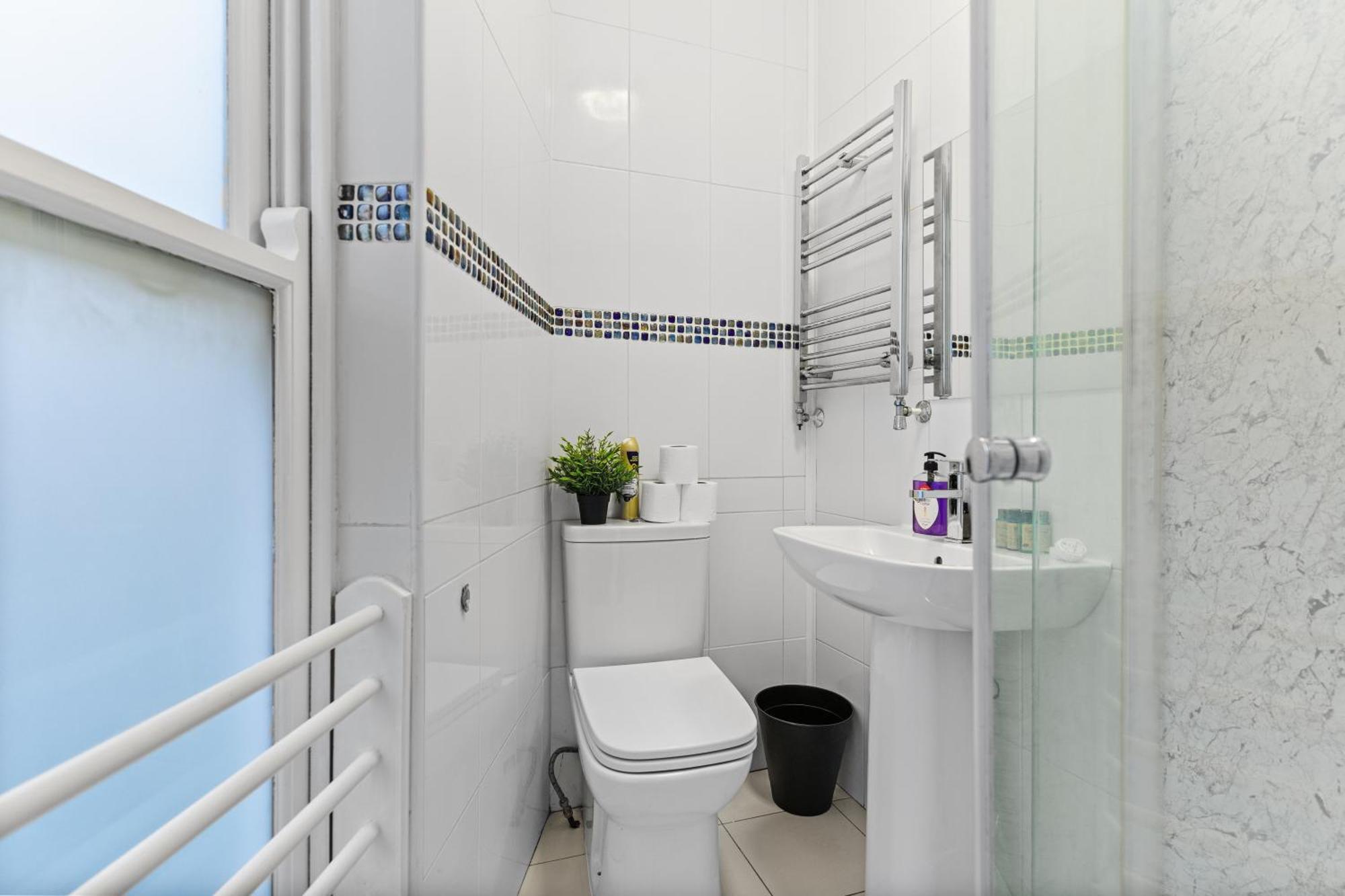 Affordable One Bedroom & In Lejlighed *