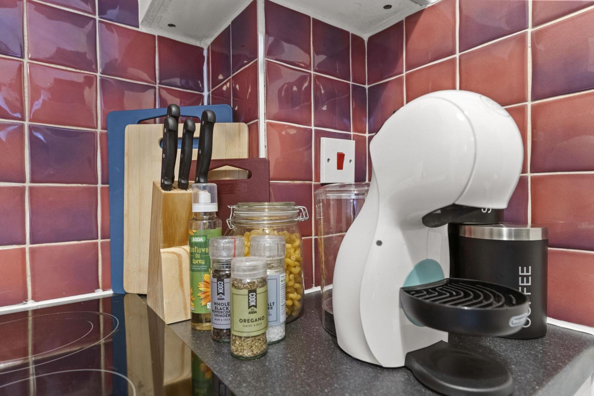 Affordable One Bedroom & In Lejlighed *