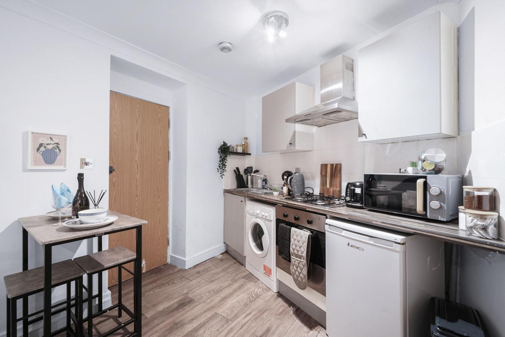Lejlighed Affordable One Bedroom & In London