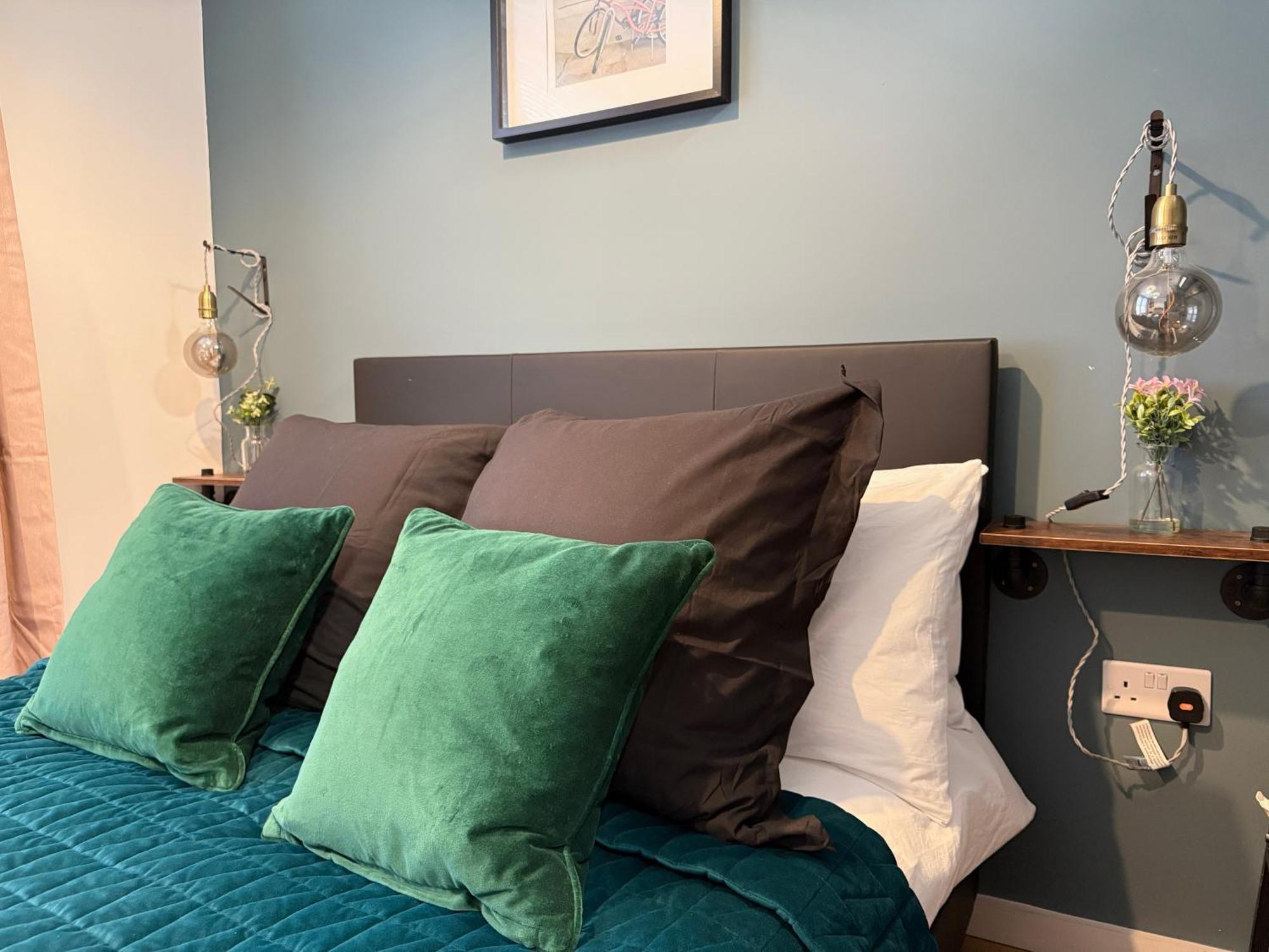 Beautiful En-suite By Hostara Homes Lägenhet London