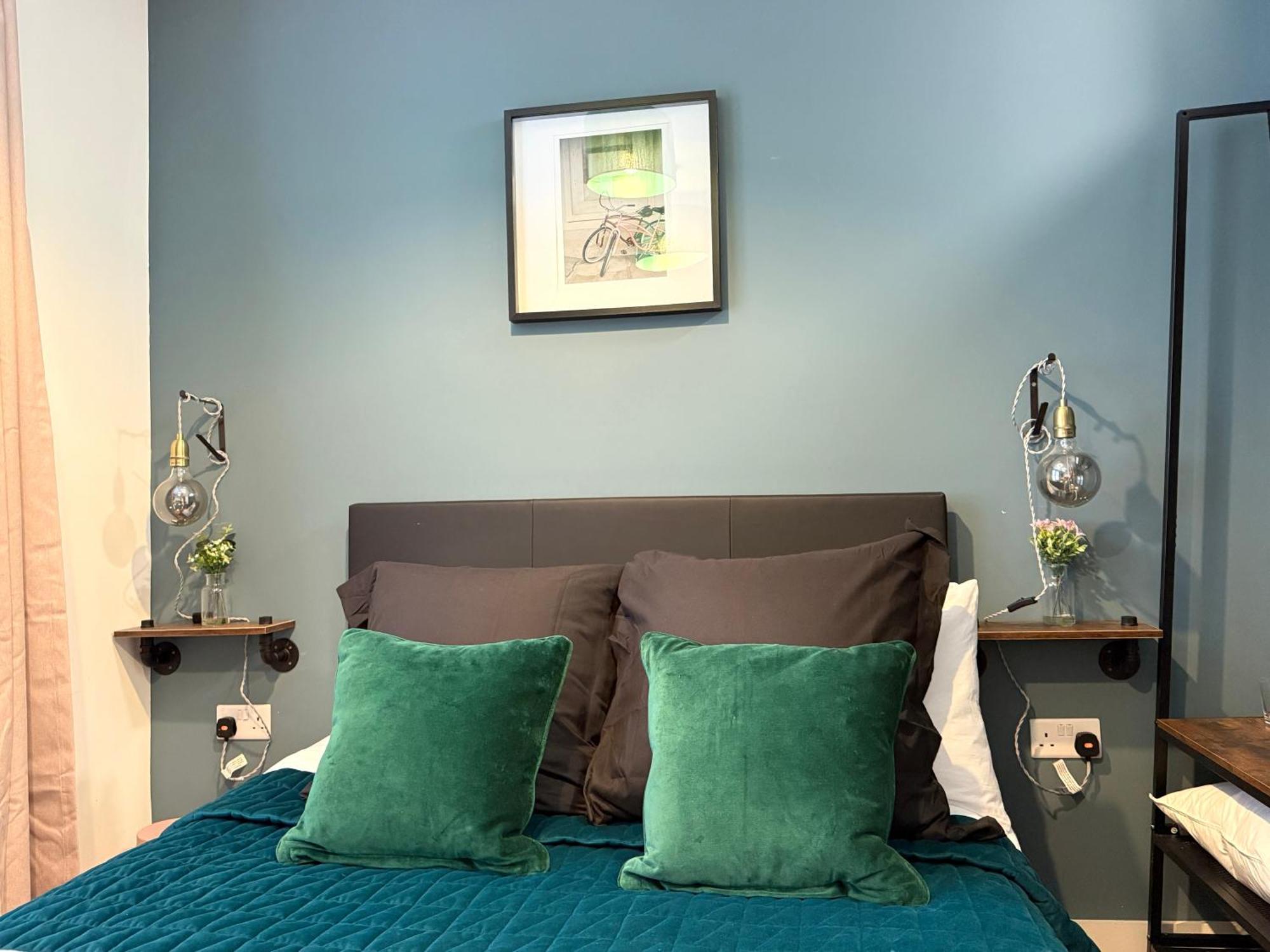 Lägenhet Beautiful En-suite By Hostara Homes *