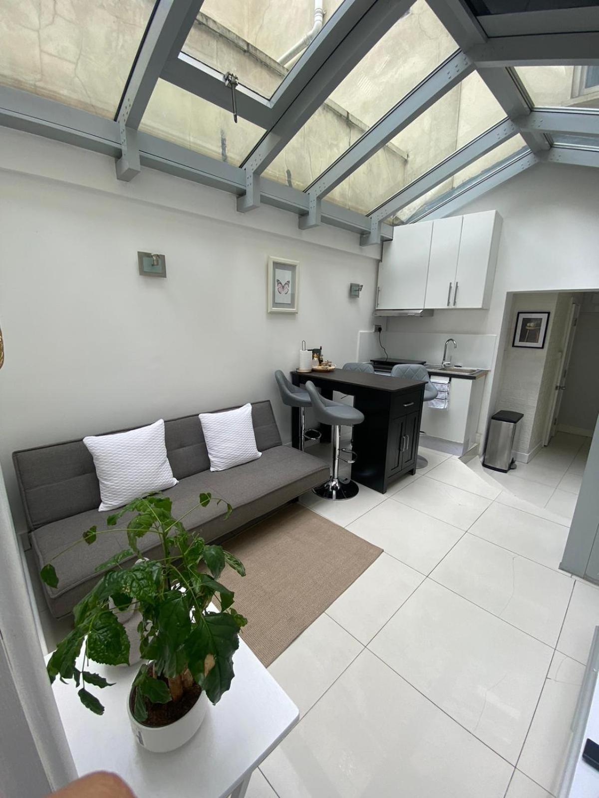 Modern Flat In Angel