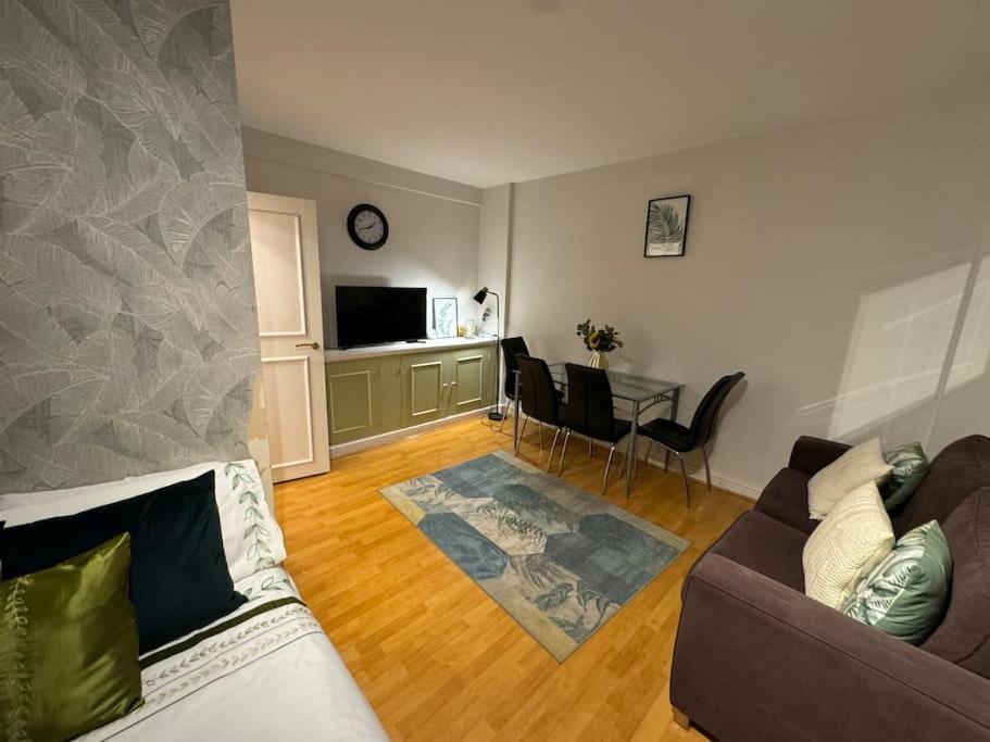 Amazing 2 Flat Bedroom In Chelsea Londra