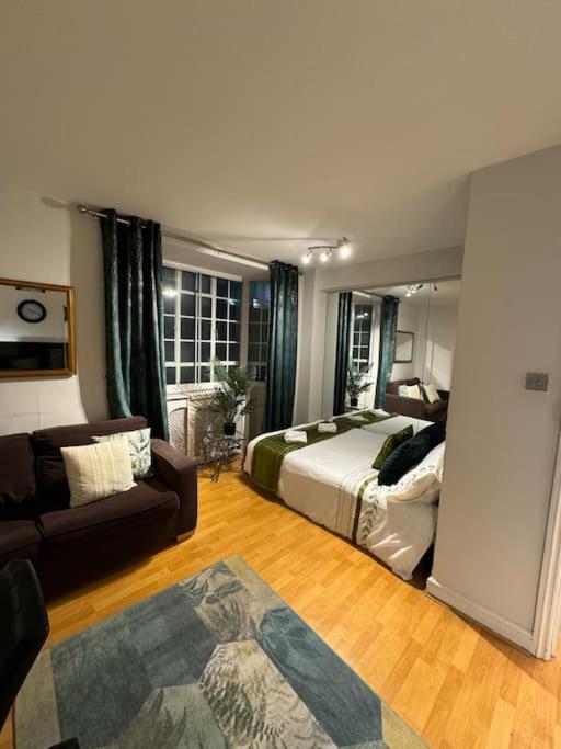 Amazing 2 Flat Bedroom In Chelsea * Londra