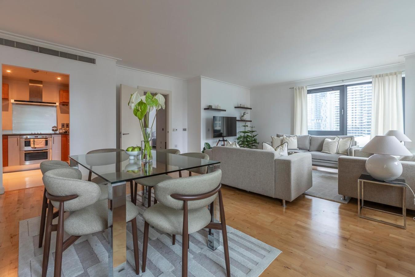 Waterfront Apartment *