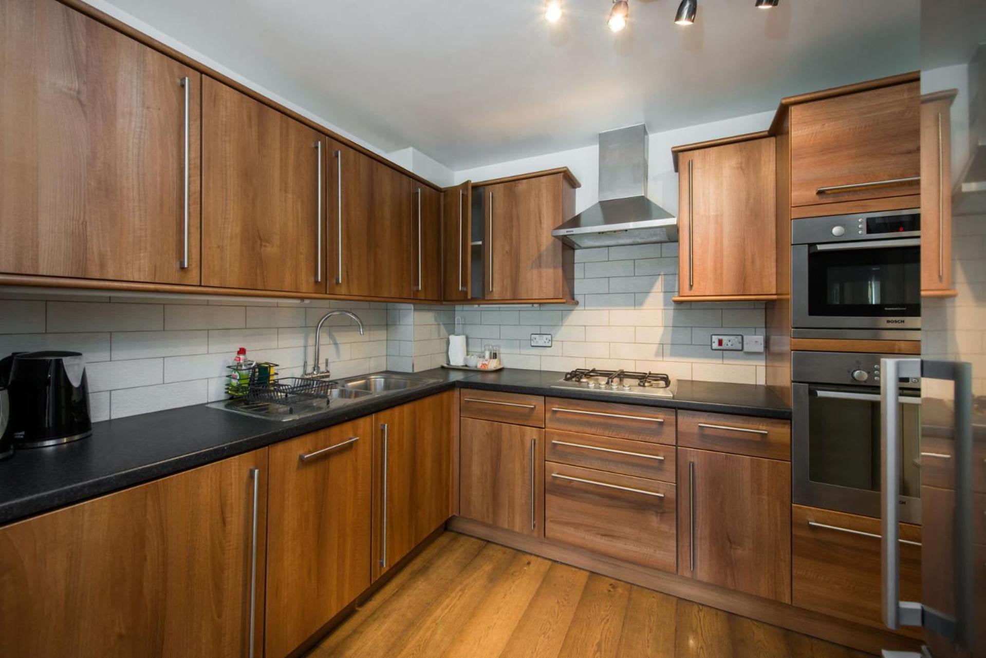 Apartment Views For Days - Fitzrovia - By Frankie Says