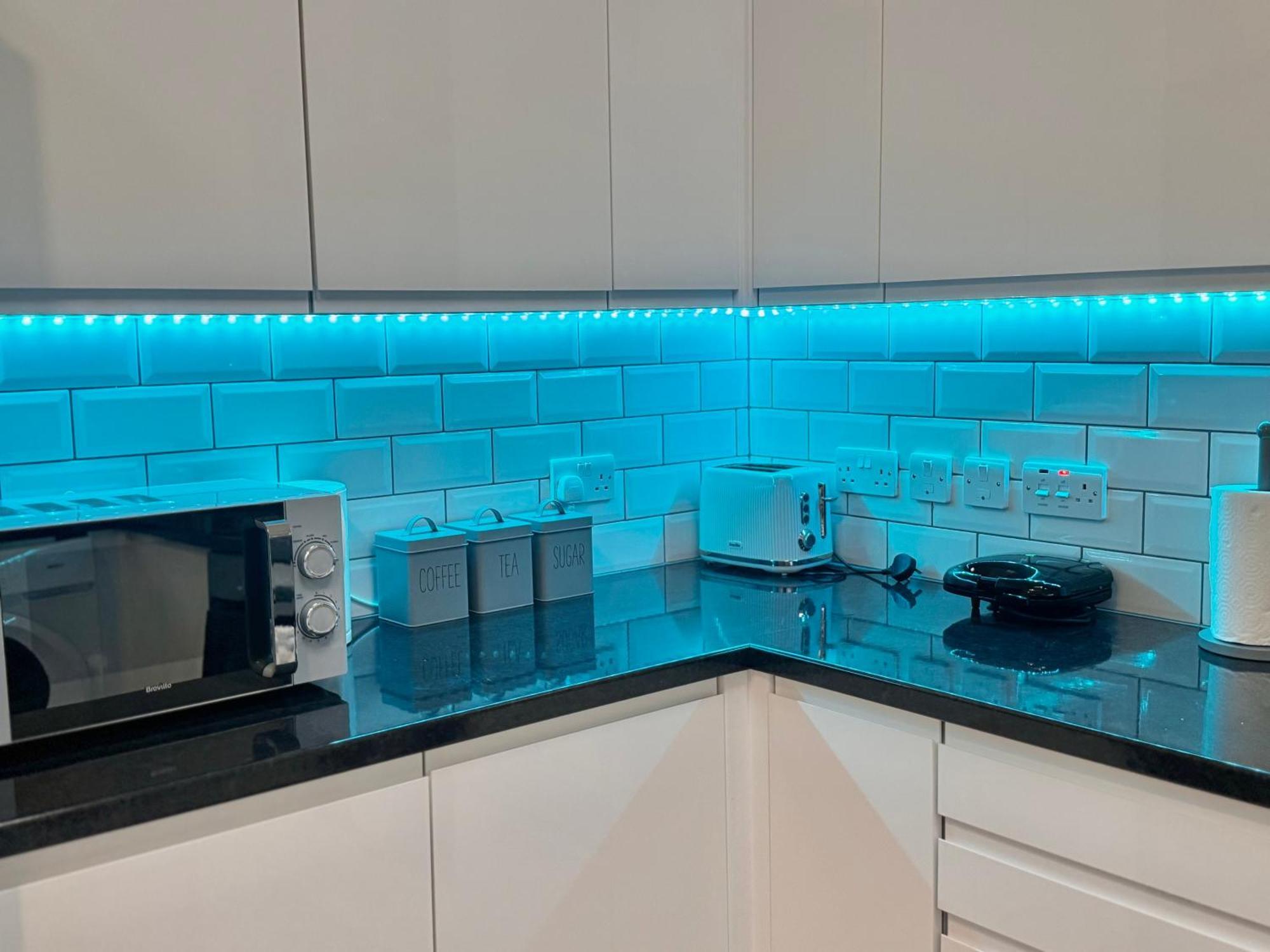 Modern 1-bed 30min To & Parking * Londen
