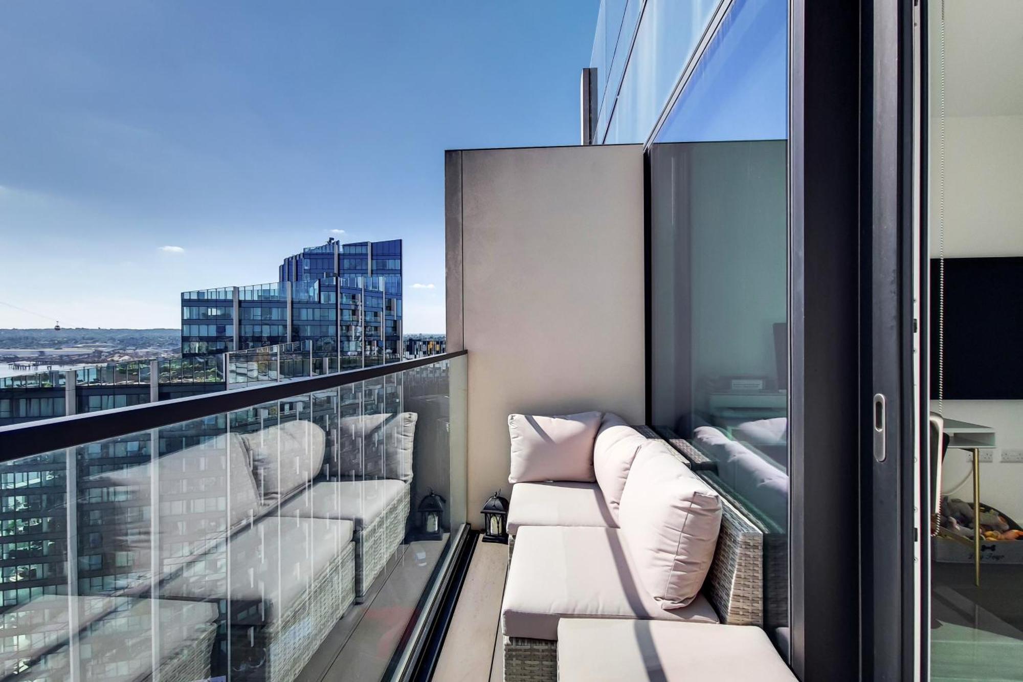 Ravishing 1bd Flat - 2 Minute Walk From The O2! Leilighet