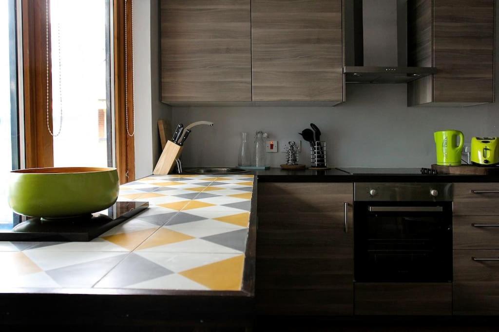 Angel, Bright & Colorful Flat Appartamento