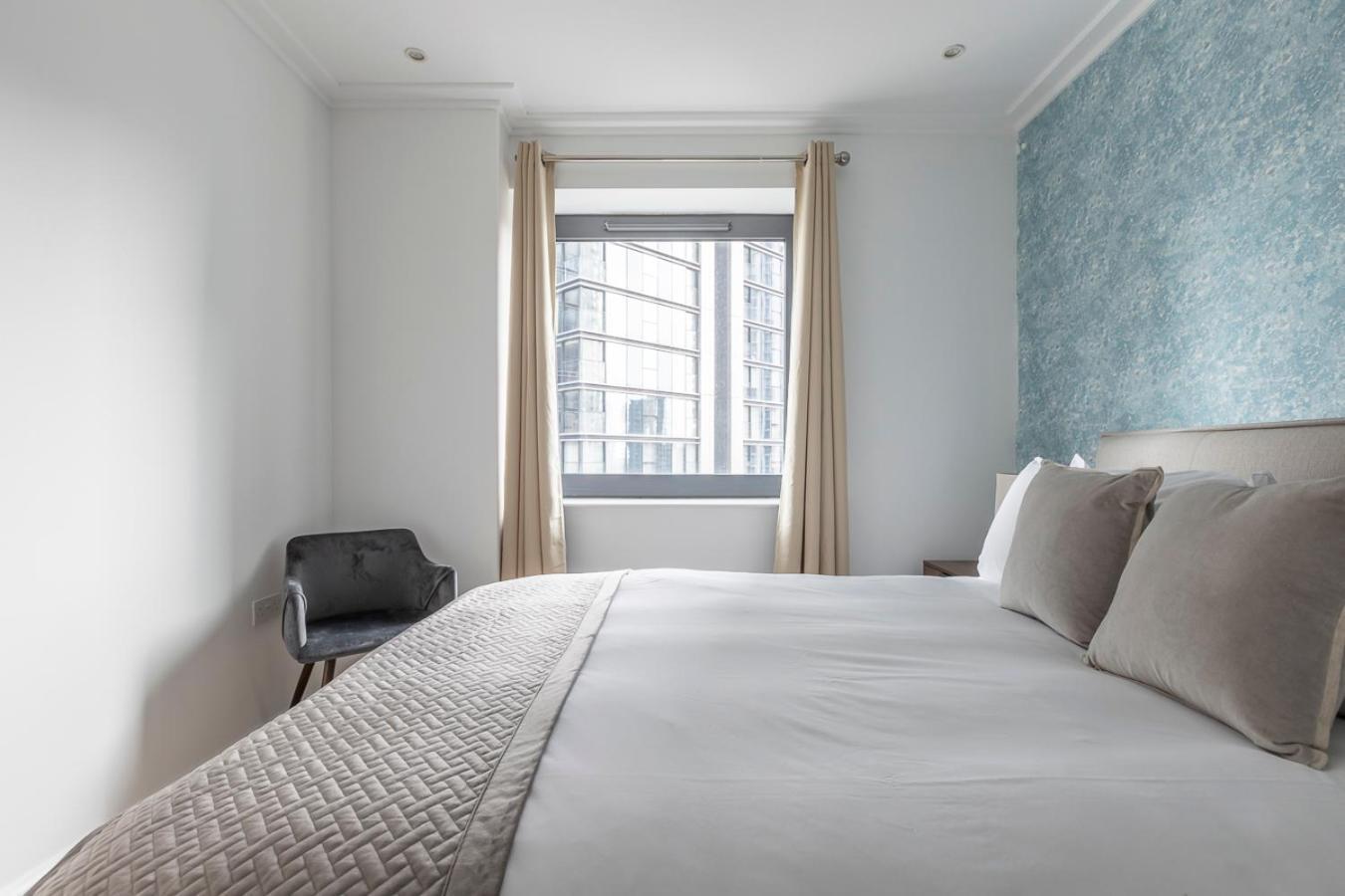 Apartment Waterfront London