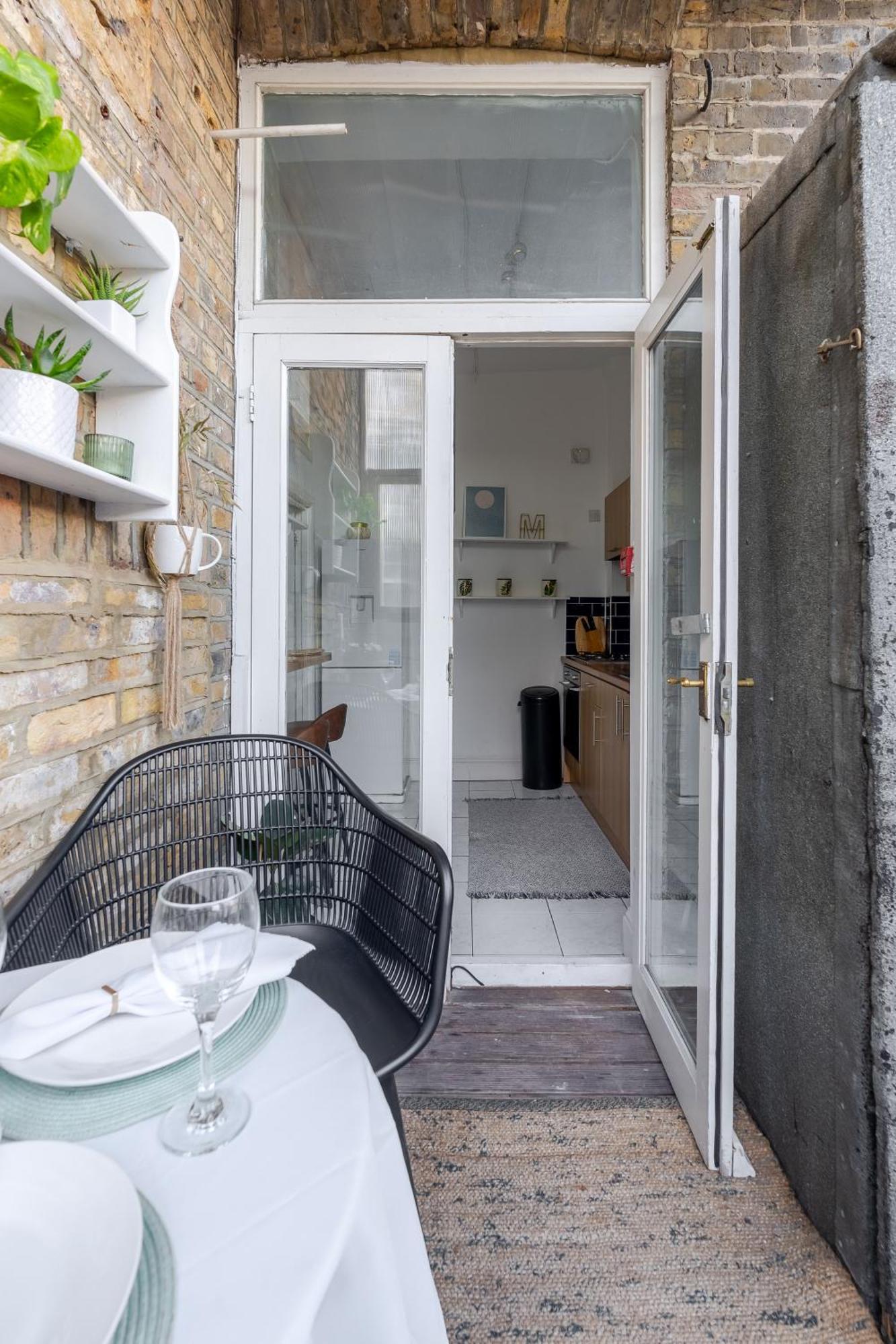 Leilighet West Flat With Balcony