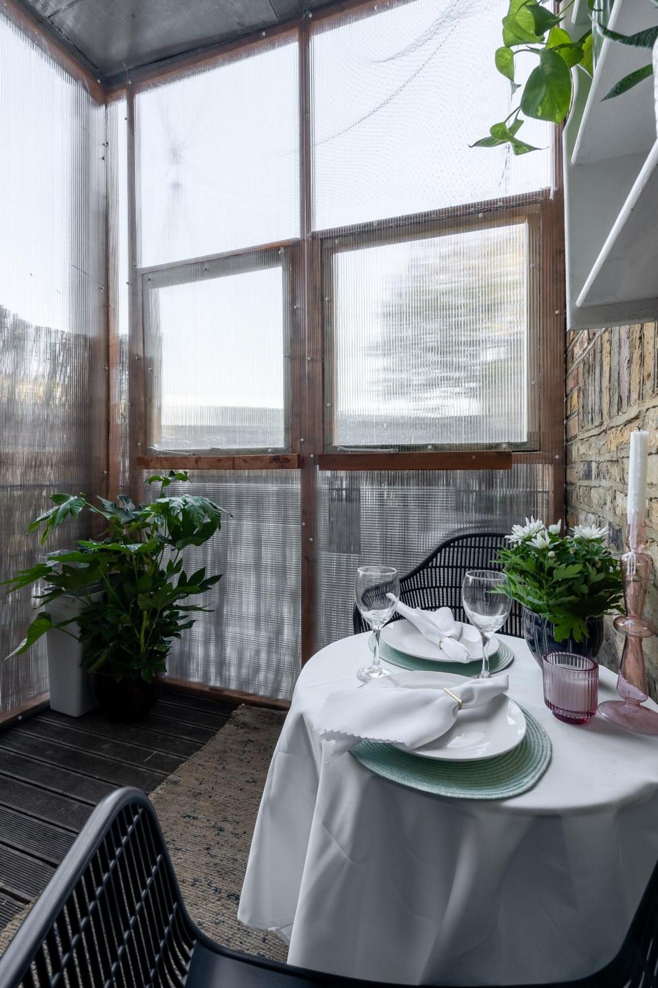 West Flat With Balcony Leilighet