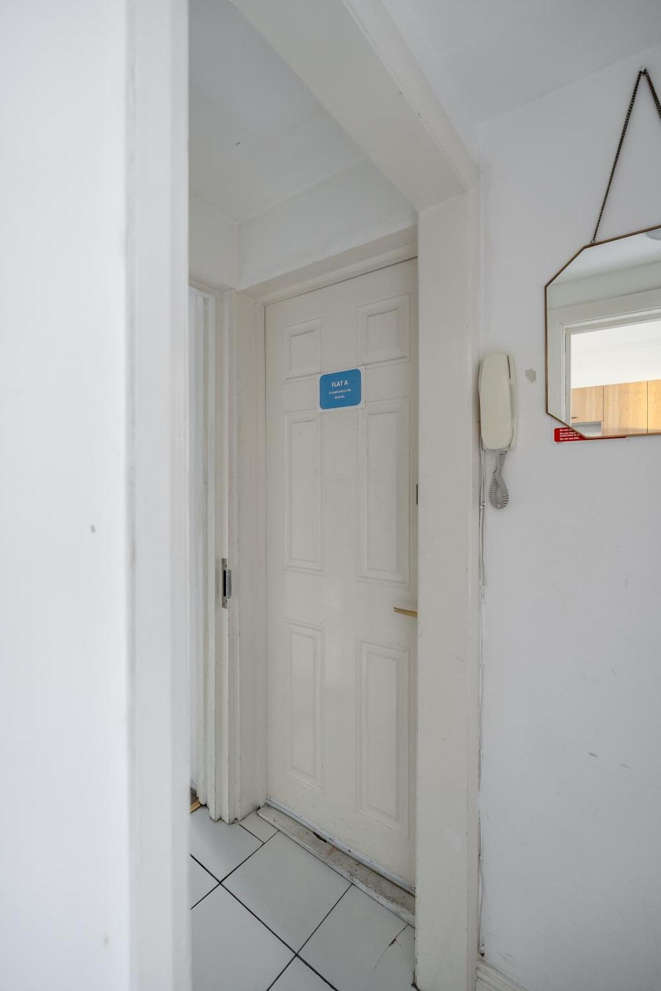 West Flat With Balcony
