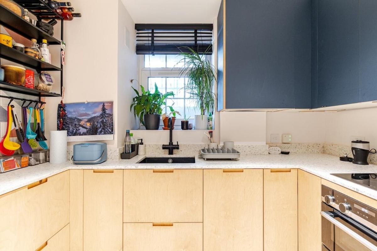 Two Bedroom Flat In Stoke Newington * Londen