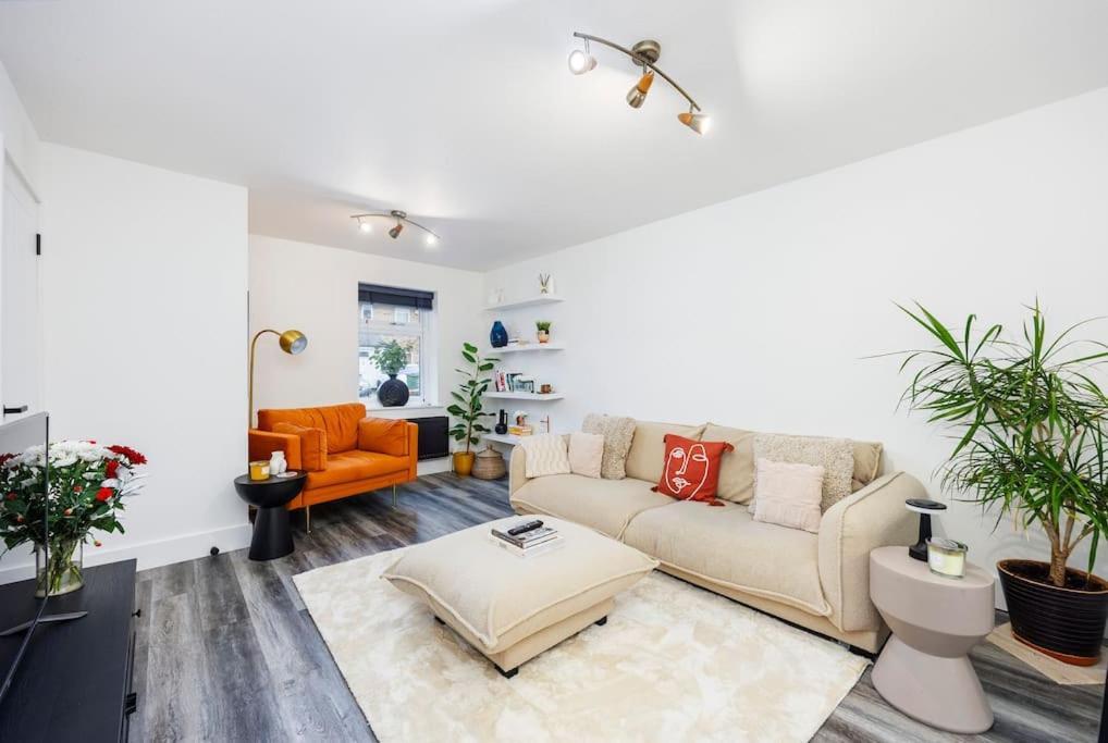 Stylish 3-bed East Contractors Parking Sleeps 5 Near Excel Appartamento Londra