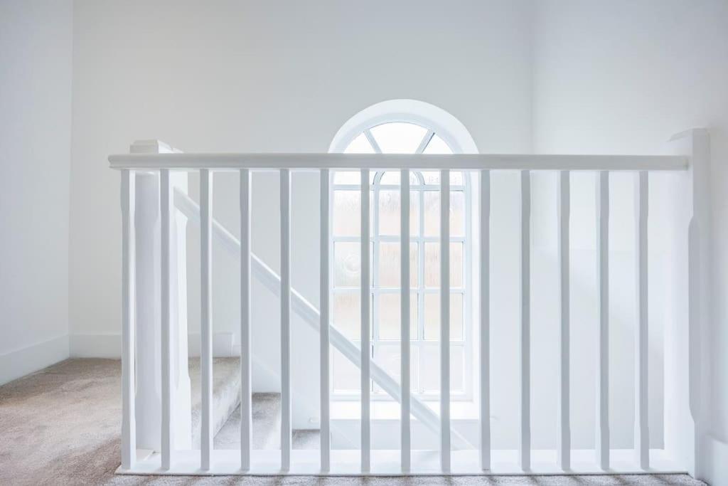 Stylish 3-bed East Contractors Parking Sleeps 5 Near Excel Appartamento *