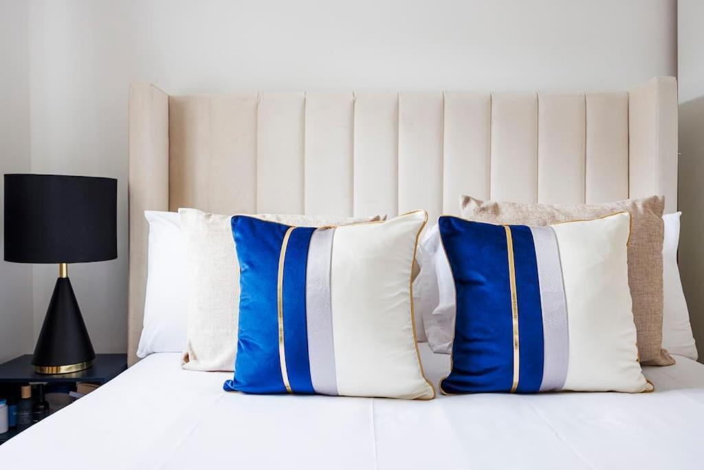 Stylish 3-bed East Contractors Parking Sleeps 5 Near Excel Londra