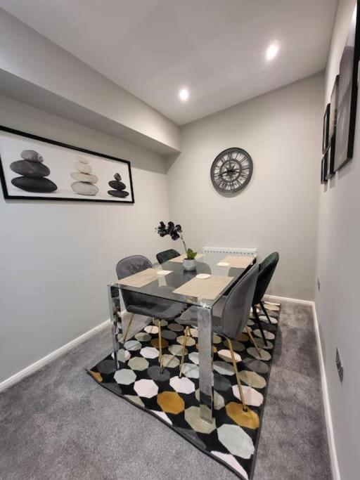 Cosy Four Bedroom London