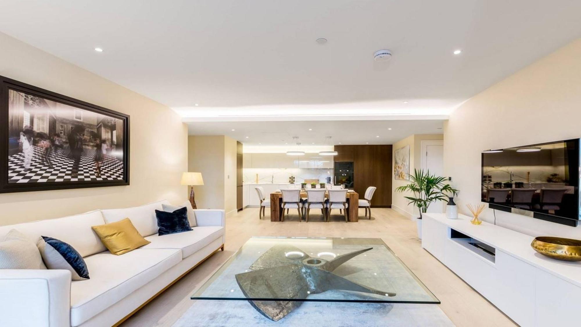Well-maintained 4-bedroom Flat With Full Amenities * London