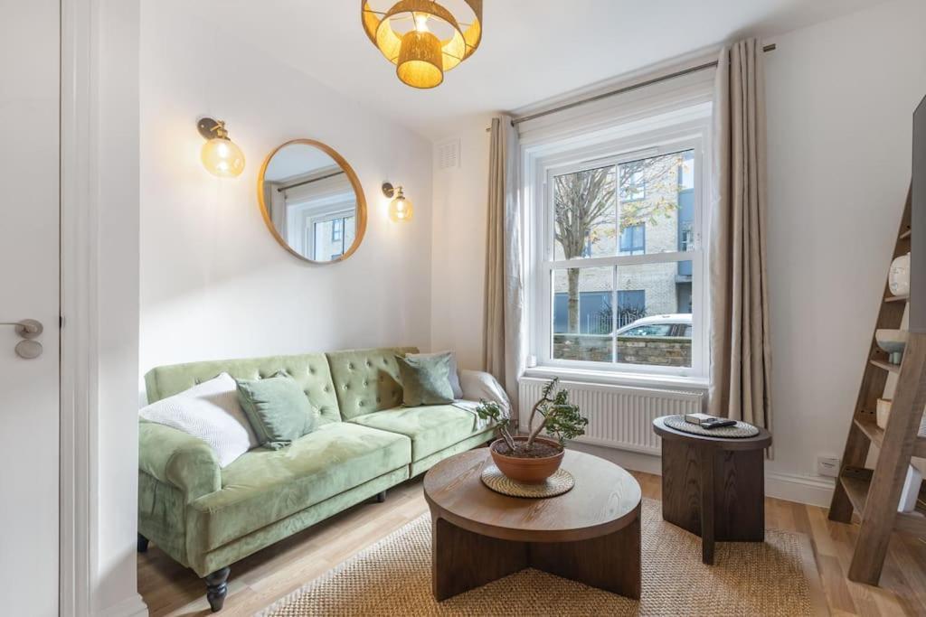 King's Cross Townhouse - Contemporary Garden Flat Londen