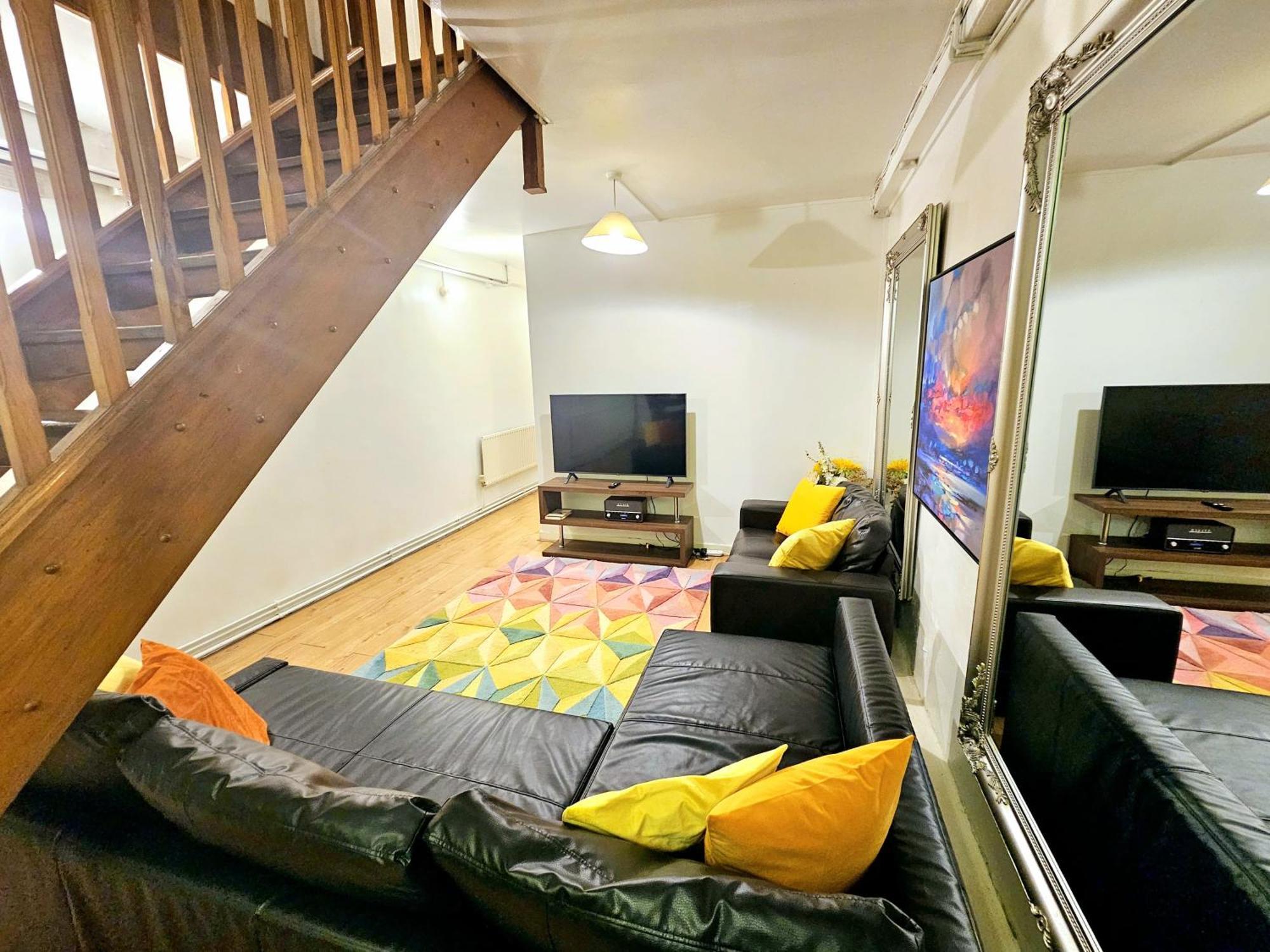 Duplex With 3 Bedrooms And Large Sofa-bed Back Patio, Near Angel And King's Cross Station Appartement *
