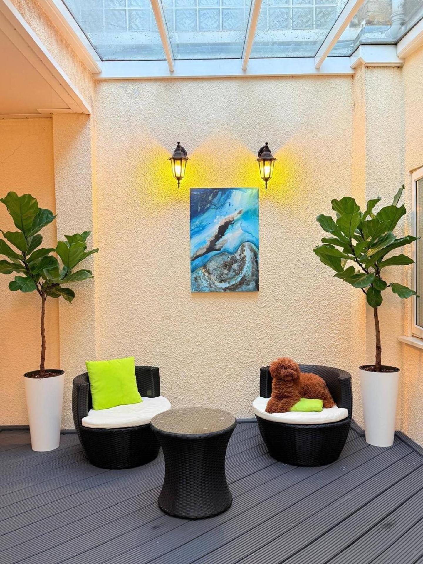 Luxe - Location * London