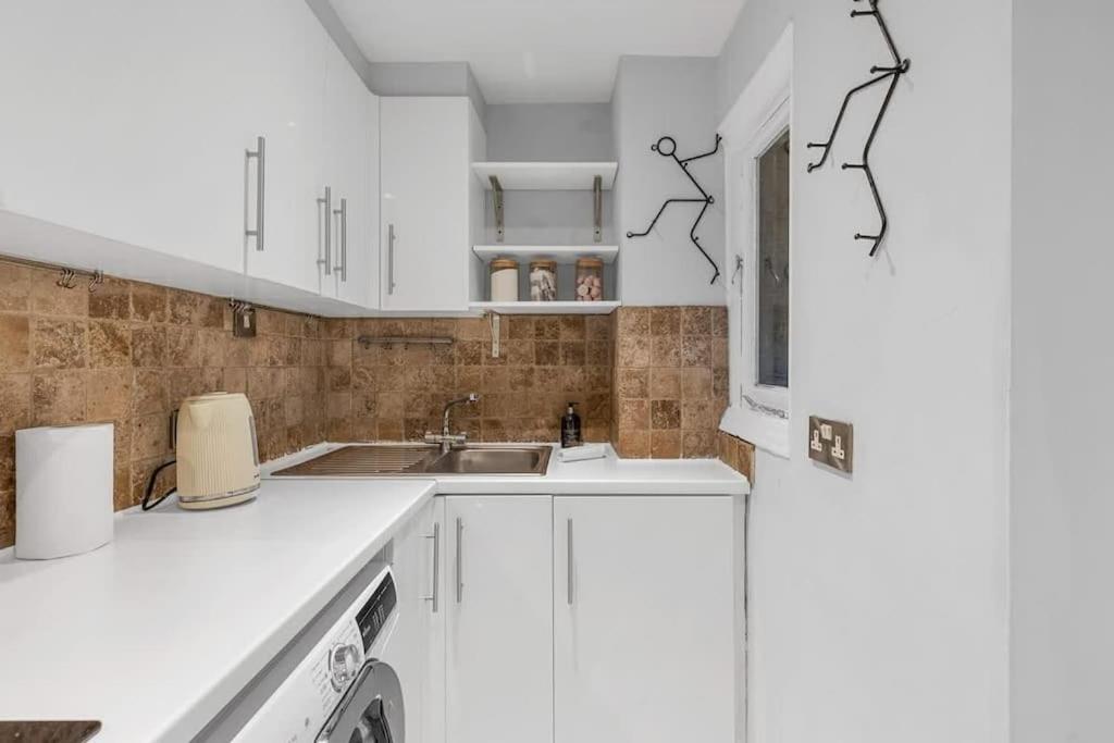 Lägenhet Elegant 2 Bedroom Flat In Prime *