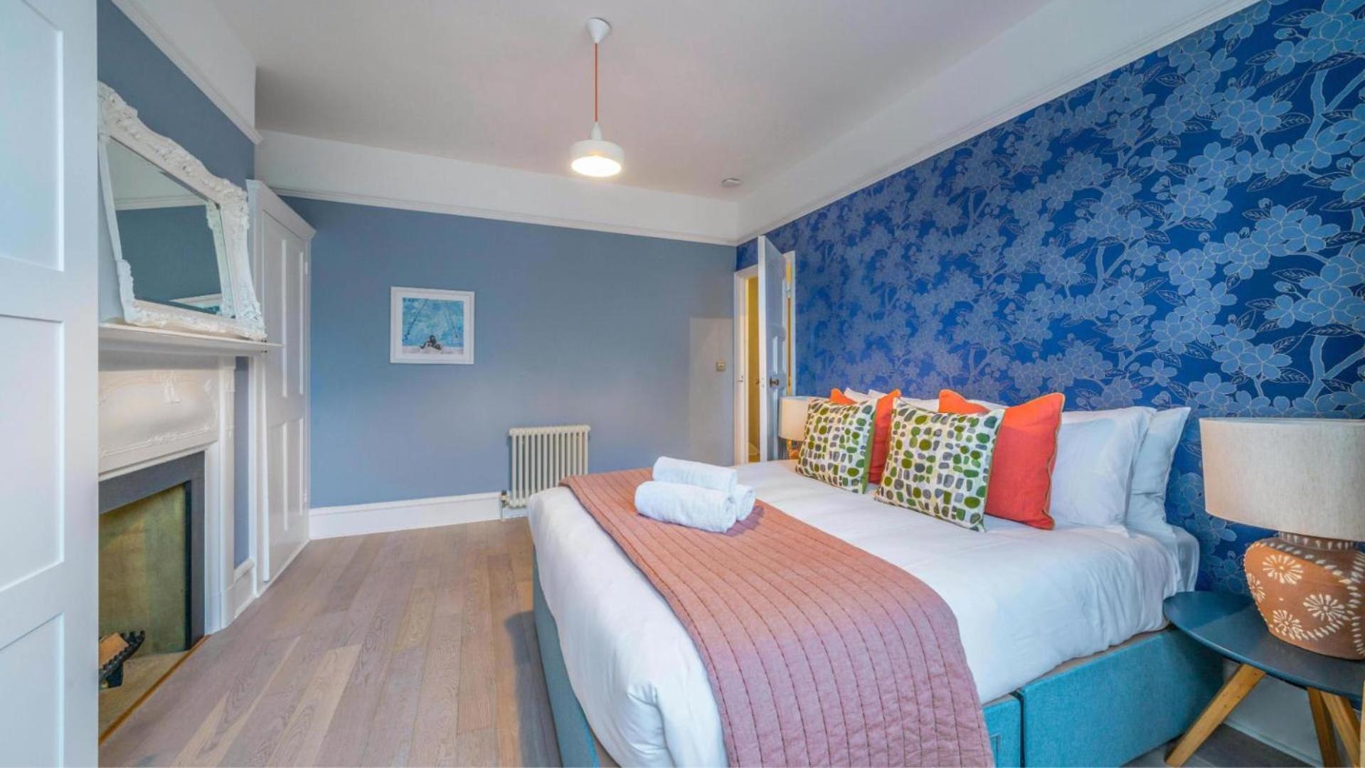 Spacious 4br Retreat With Private Garden Zone 3 Holiday home