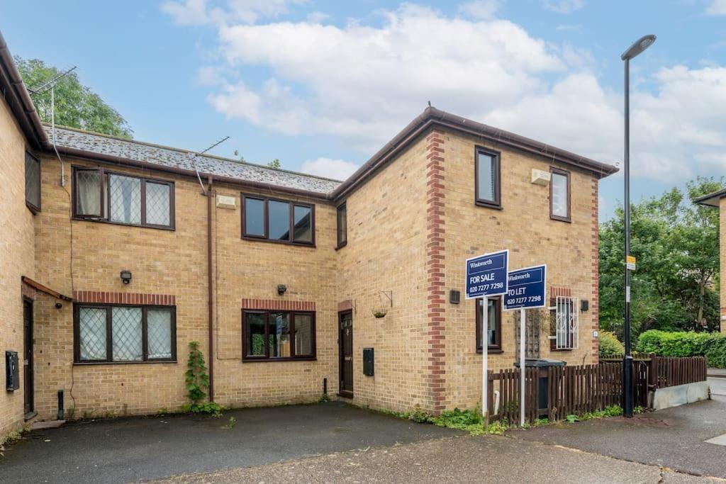Gorgeous House, 5 Beds, Amazing Transport Links Leilighet *