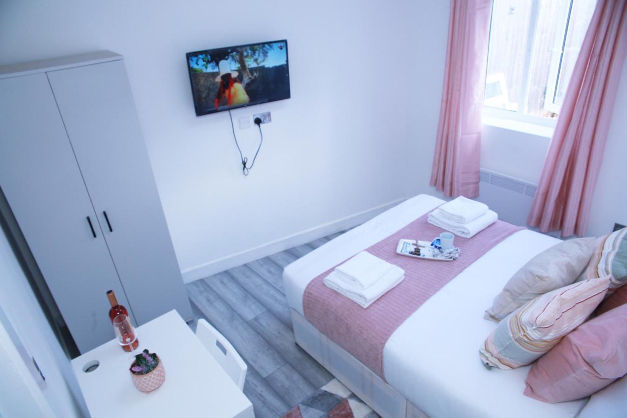 Harrow Luxury Flat With Free Parking. Appartamento *