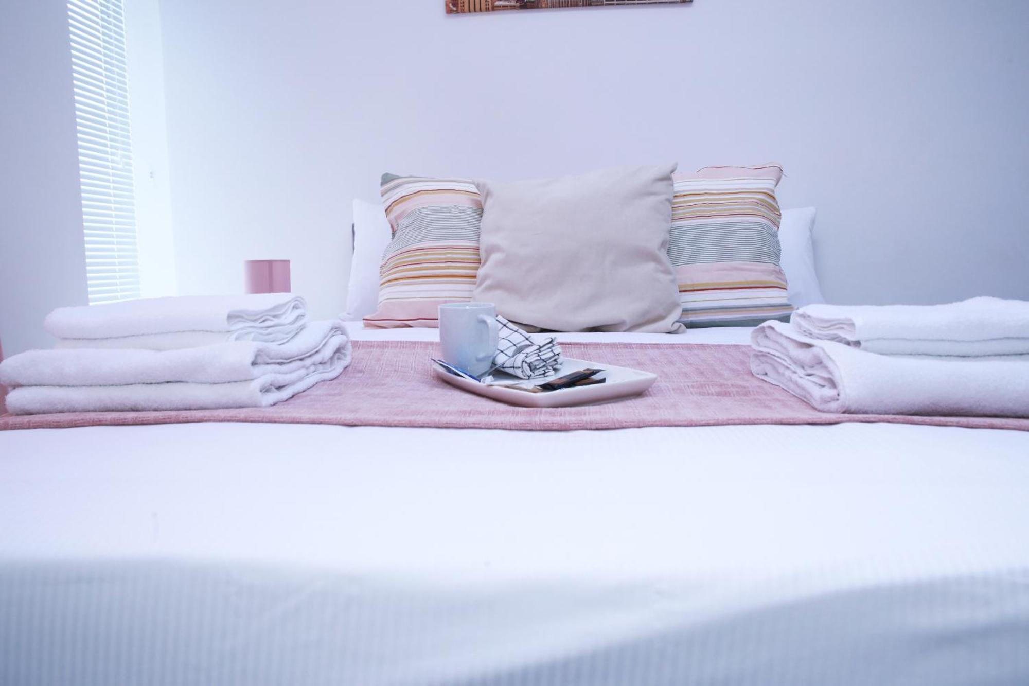 Harrow Luxury Flat With Free Parking. * Londra