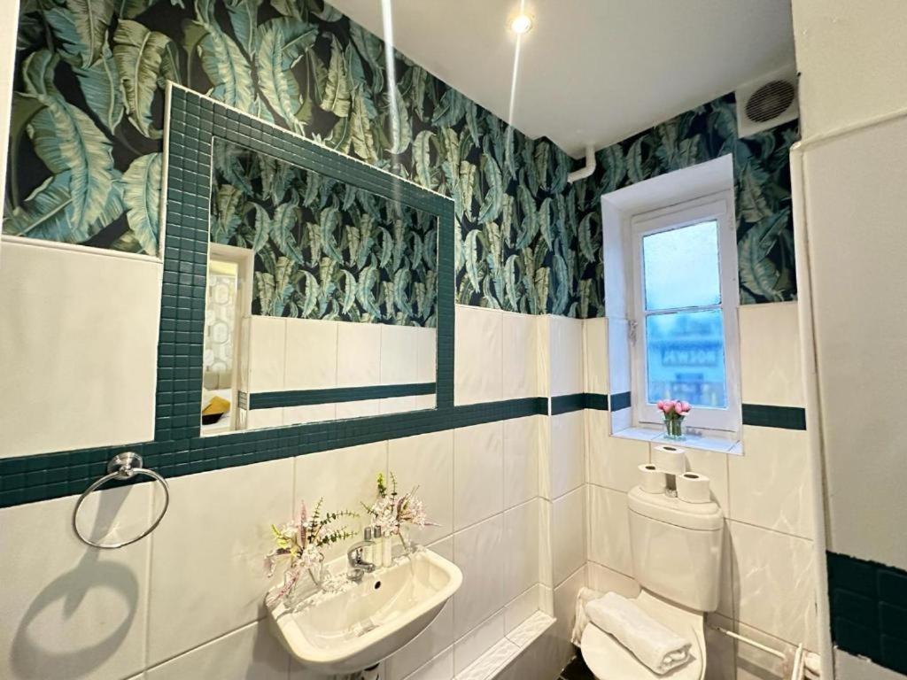 Comfortable Family Near Eye Apartment London