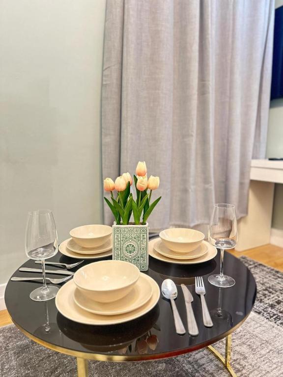 Comfortable Family Near Eye Apartment