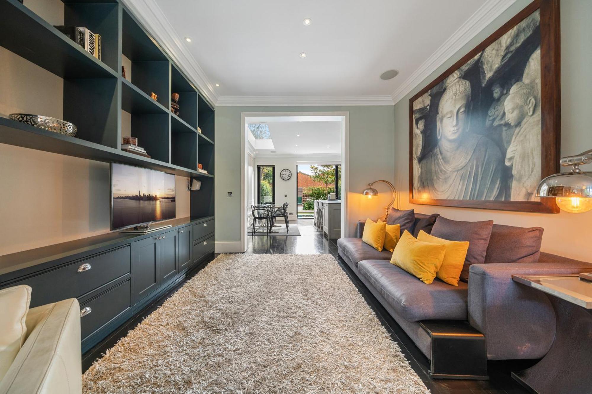 Lejlighed Elegant 4-br House With Garden