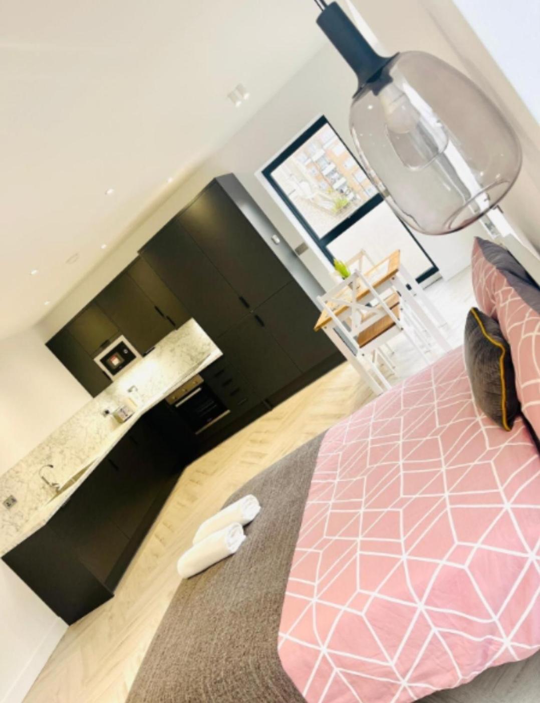 Location In 20 Mins To Piccadilly Circus Londra