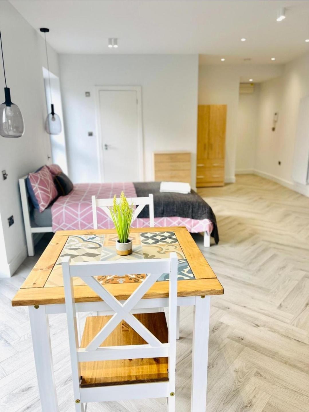Location In 20 Mins To Piccadilly Circus * Londra