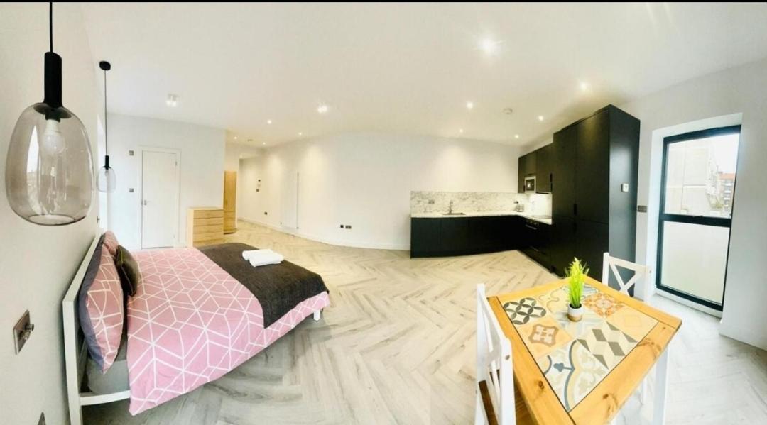 Location In 20 Mins To Piccadilly Circus Appartamento