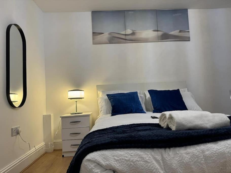 Riverside Haven 3 *