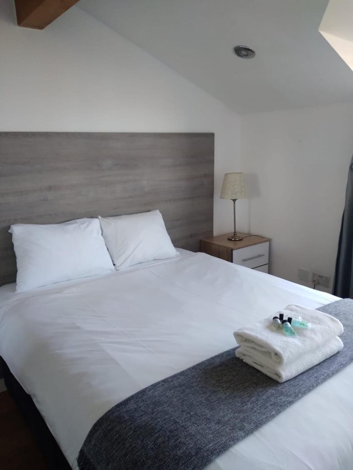 Gjestgiverier Se10 House *