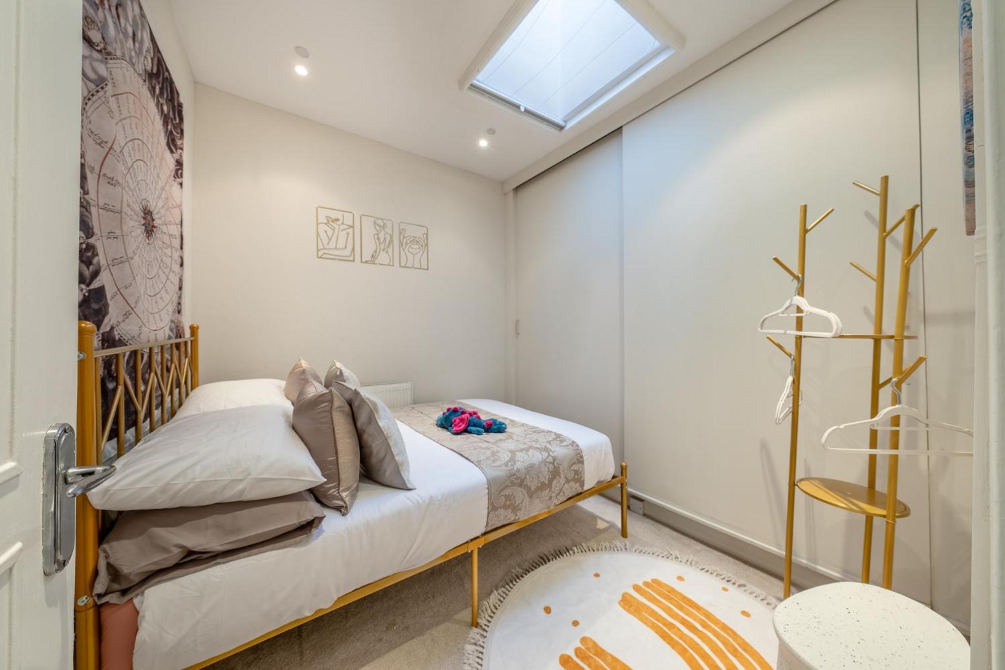Huge 200sqm Luxury 3-bedroom Mews Leilighet