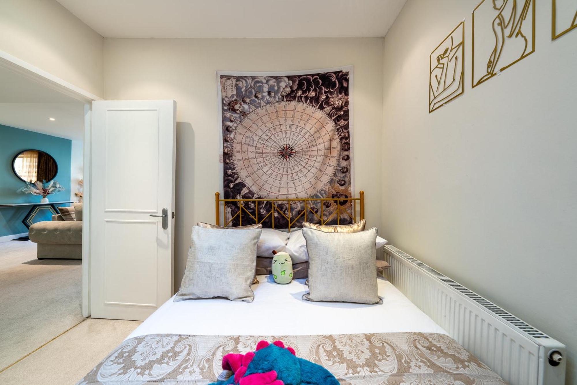 Huge 200sqm Luxury 3-bedroom Mews Leilighet *