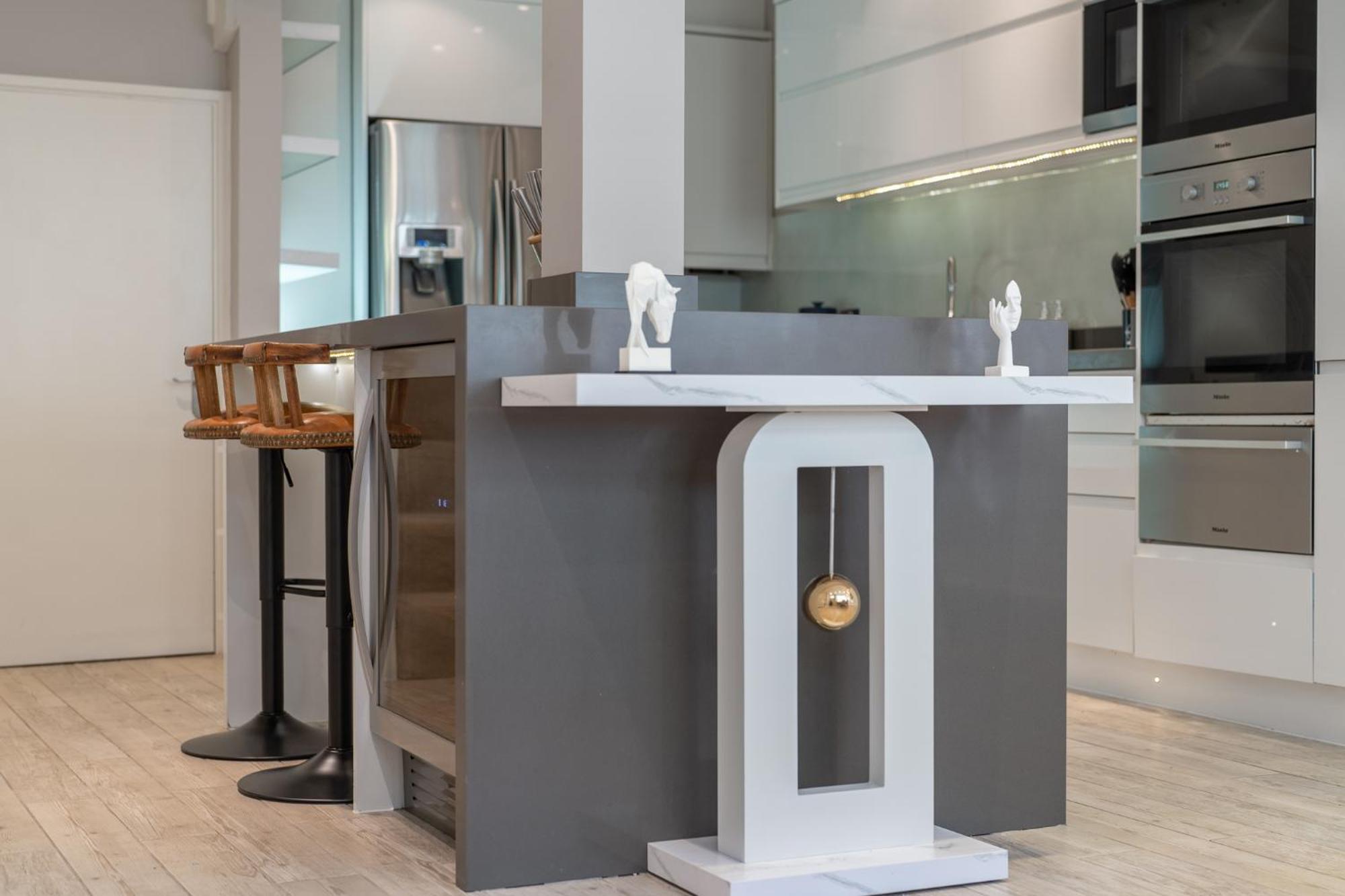 Huge 200sqm Luxury 3-bedroom Mews Leilighet London